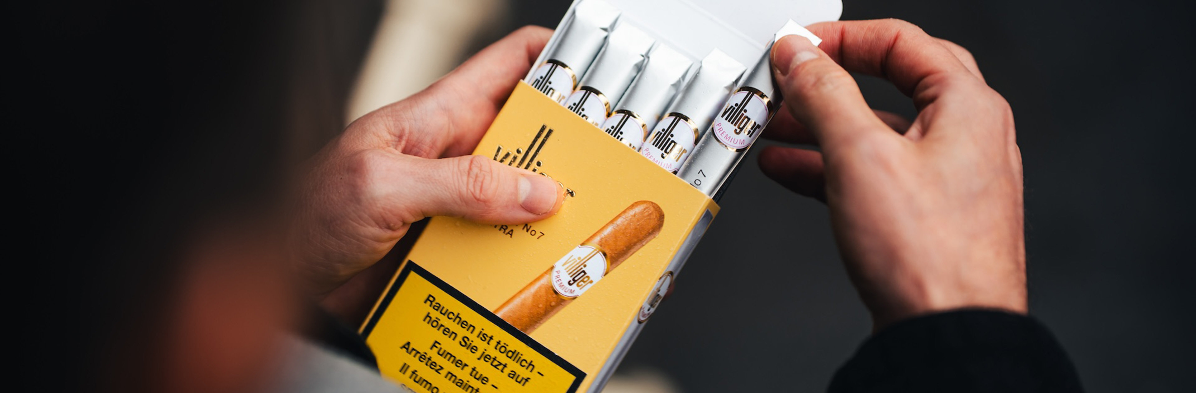 Zigaretten, Zigarettenpackung, Rauchen, Tabak, Kassette, Zigarette, Packung, Raucherwaren, Schachtel, Keksstange?, Zigarrenpackung, Zigarren, Kiste, Rauchen, Premium, Zigaretten, Zigarrenform, Packung, Rauchen, Premium-Produkt